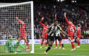 Oficial: Liverpool destrói o banco com Alexander Izak!
