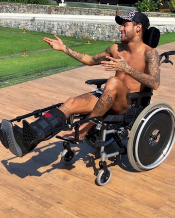 Neymar disfruta del buen tiempo de Brasil. 