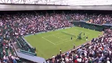 La escena de Wimbledon antes del partido de Djokovic que es un ejemplo al mundo