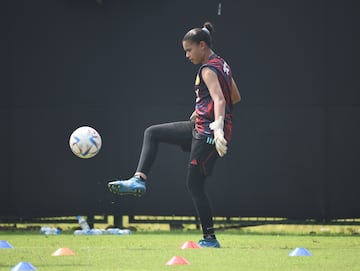 La Selección Colombia Femenina Sub-17 entrenó este lunes pensando en el debut del Mundial ante España este miércoles 12 de octubre.