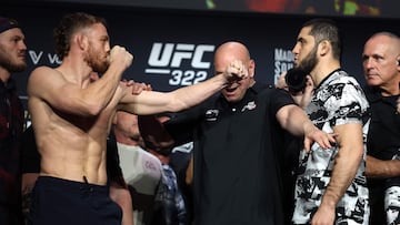 NEW YORK, NEW YORK - NOVEMBER 14: (L-R) Opponents Jack Della Maddalena of Australia and Islam Makhachev of Russia face off during the UFC 322 ceremonial weigh-in at The Theater at Madison Square Garden on November 14, 2025 in New York City. Ishika Samant/Getty Images/AFP (Photo by Ishika Samant / GETTY IMAGES NORTH AMERICA / Getty Images via AFP)