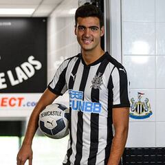 El Sevilla pugna con el Betis por fichar a Mikel Merino