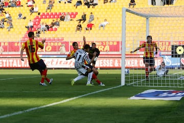 Lo marcó el 19 de octubre de 2008 en la igualdad 2-2 de visita ante Lecce, en el Via Del Mare Stadium.