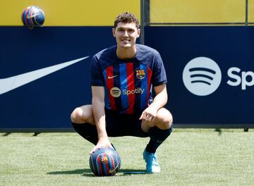 Andreas Christensen durante la presentación. 