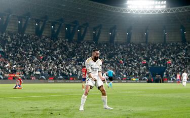 3-3. Dani Carvajal celebra el tercer gol que marca en el minuto 84 de partido.