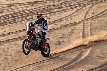 El piloto francés Neels Theric, del Kove 450 Rally, compite en la tercera etapa de la 48ª edición del Rally Dakar.