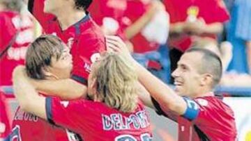 <b>UNOS U OTROS. </b>Romeo, Milosevic, Delporte y Puñal han contribuido, como el resto, al éxito rojillo.