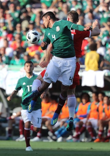 Las mejores imágenes del duelo entre México y Gales