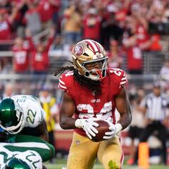 Jordan Mason y su excepcional actuación guían a los 49ers en su debut ante los Jets