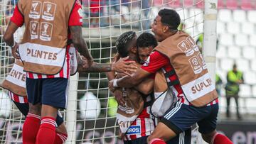 Junior gana, los resultados se le dan y clasifica a los cuadrangulares