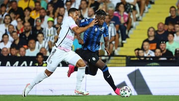 Duván Zapata en un partido amistoso de Atalanta.