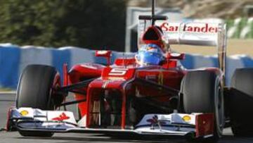 <b>EL MÁS RÁPIDO. </b>Alonso lideró ayer la tabla de tiempos por delante del francés Vergne (Toro Rosso).