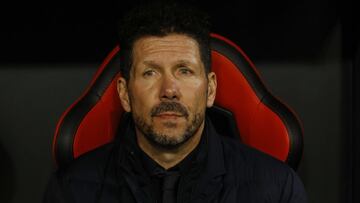 Simeone, en el banquillo del Sevilla. 