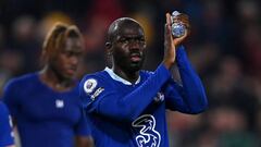 BRENTFORD, ENGLAND - OCTOBER 19: Kalidou Koulibaly of Chelsea applauds the fans after their sides draw during the Premier League match between Brentford FC and Chelsea FC at Brentford Community Stadium on October 19, 2022 in Brentford, England. (Photo by Darren Walsh/Chelsea FC via Getty Images)