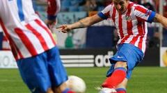 <b>EL ÚLTIMO. </b>El Cebolla marcó en el Calderón ante el Viktoria.