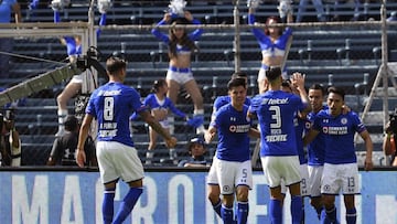 Cruz Azul vence al Atlas y sigue invicto en la Liga MX