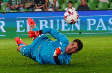 Aprobados y suspensos del Córdoba en Santander: Una herida sin cerrar