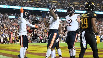 DJ Moore #2 of the Chicago Bears celebrates with teammates