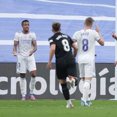 Aprobados y suspensos del Elche: Boyé se presenta en el Bernabéu