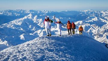 Imagen del relevo de la antorcha ol&iacute;mpica de los Juegos Ol&iacute;mpicos de Invierno de Sochi 2014 en el Monte Elbr&uacute;s.