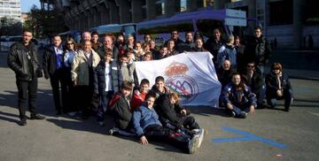 La peña de Alcanadre, en un viaje reciente a un partido del Bernabéu.