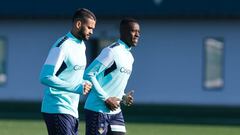 Willian José y Luiz Henrique, entrenándose este martes con el Betis.