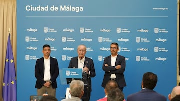 Crisróbal Ortega, Francisco de la Torre y Carlos García, en el momento de comunicar la renuncia de Málaga.