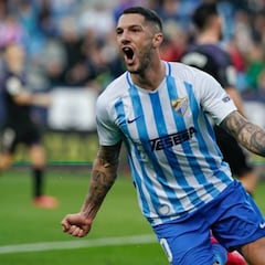 El Málaga, feliz y libre de Al Thani, gana y hunde un poco más al Racing