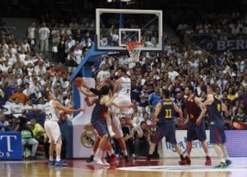 Primer asalto de la gran final en Madrid