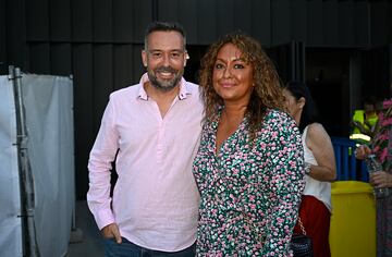 Kike Calleja y Raquel Abad asisten al concierto de Luis Miguel en el estadio Santiago Bernab¨¦u.