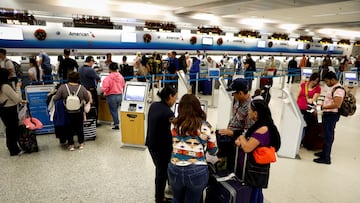 Los pasajeros pronto podr¨¢n cargar los datos de su pasaporte en sus smartphones y pasar por los aeropuertos utilizando ¨²nicamente tecnolog¨ªa de reconocimiento facial.