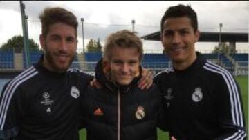 Odegaard con Ramos y Cristiano.