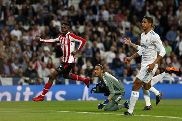 Iñaki Williams scores for Athletic Bilbao and makes it 0-1.