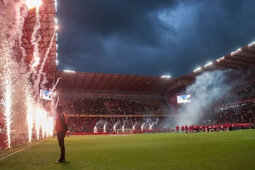 Así se vivió el encuentro entre los Diablos Rojos y los colchoneros en el Estadio Nemesio Diez con motivo al centenario de los escarlatas.