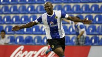 Pamarot celebra su gol que fue el de la victoria.