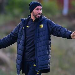 “Sería maravilloso volver a Chile y dirigir a la U; solo se me haría casi imposible ir a Colo Colo”