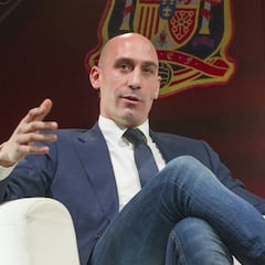 Los clubes esperan que la Federación pase a la acción