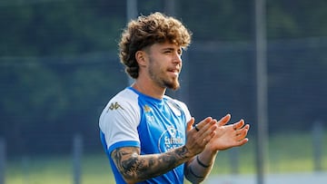 Mario Soriano, jugador del Deportivo de la Coruña, en un entrenamiento.