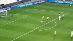 Golazo desde fuera del área, al ángulo, ¡pero en propio arco!