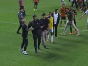 Se burlan de la altura de Sampaoli y su reacción es lo más viral hoy en Brasil: se lo tuvieron que llevar