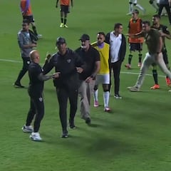 Se burlan de la altura de Sampaoli y su reacción es lo más viral hoy en Brasil: se lo tuvieron que llevar