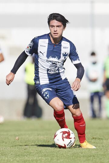 Jonathan parecía el futuro de La Pandilla. Lo debutaron a los 18 años, mostró talento, pero las figuras que están y han ido pasando por Rayados opacaron su inicio y se la pasa más tiempo en la banca que en la cancha.