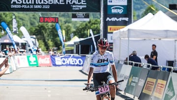 Natalia Fischer y Kevin Suárez, primeros líderes de la MMR Asturias Bike Race