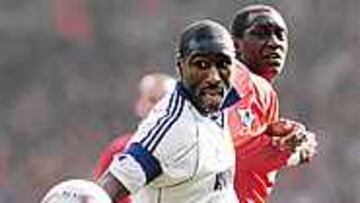 Los aficionados del Tottenham amenazan a Campbell