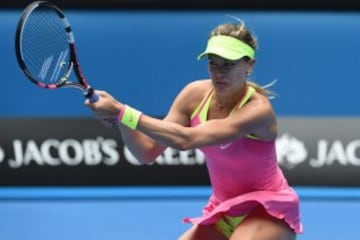 Eugenie Bouchard perdió a manos de Maria Sharapova en cuartos de final del Abierto de Australia el martes.