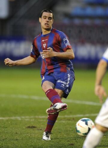 Jugó en el Eibar desde el 2012 hasta el 2018.