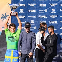 Alfonso Suárez, campeón de Europa júnior de surf