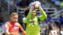 Nadie para más que Memo Ochoa en la liga española