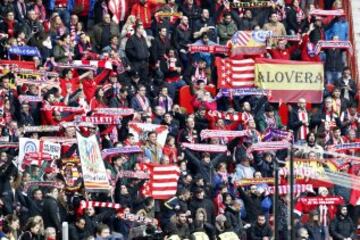 La afición del Atlético desplazada a Gijón.