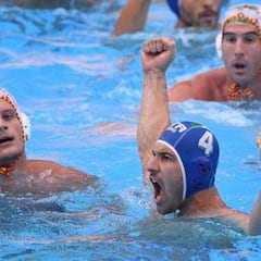 España cae con Italia pero vuelve entre los grandes